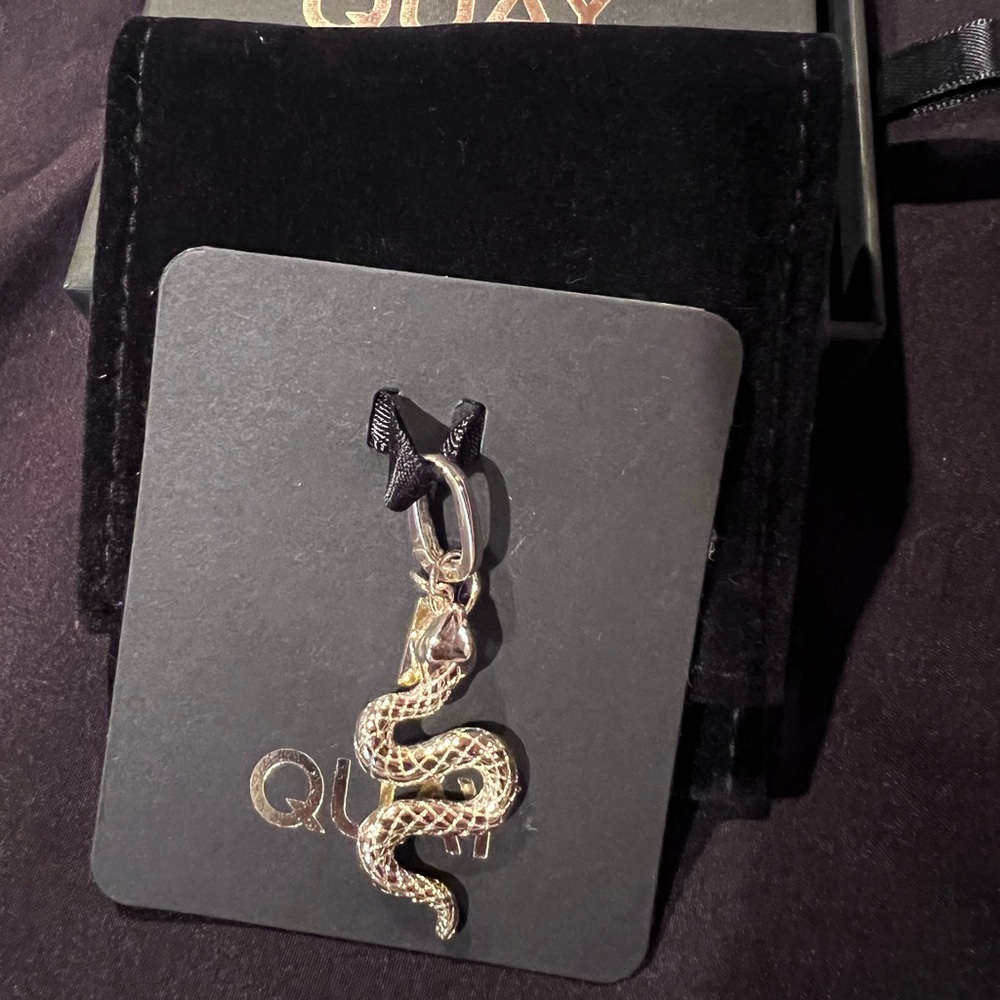Quay Gold Snake Pendant
